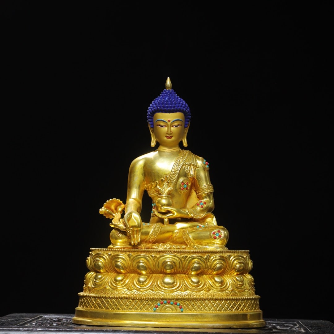 A Exquisite Gilt Bronze Painted Color Buddha Statue Ornament: A Exquisite Gilt Bronze Painted Color Buddha Statue Ornament,Ming Dynasty, China,Size:30x23x15cm,Weight:2880g ???????????,????