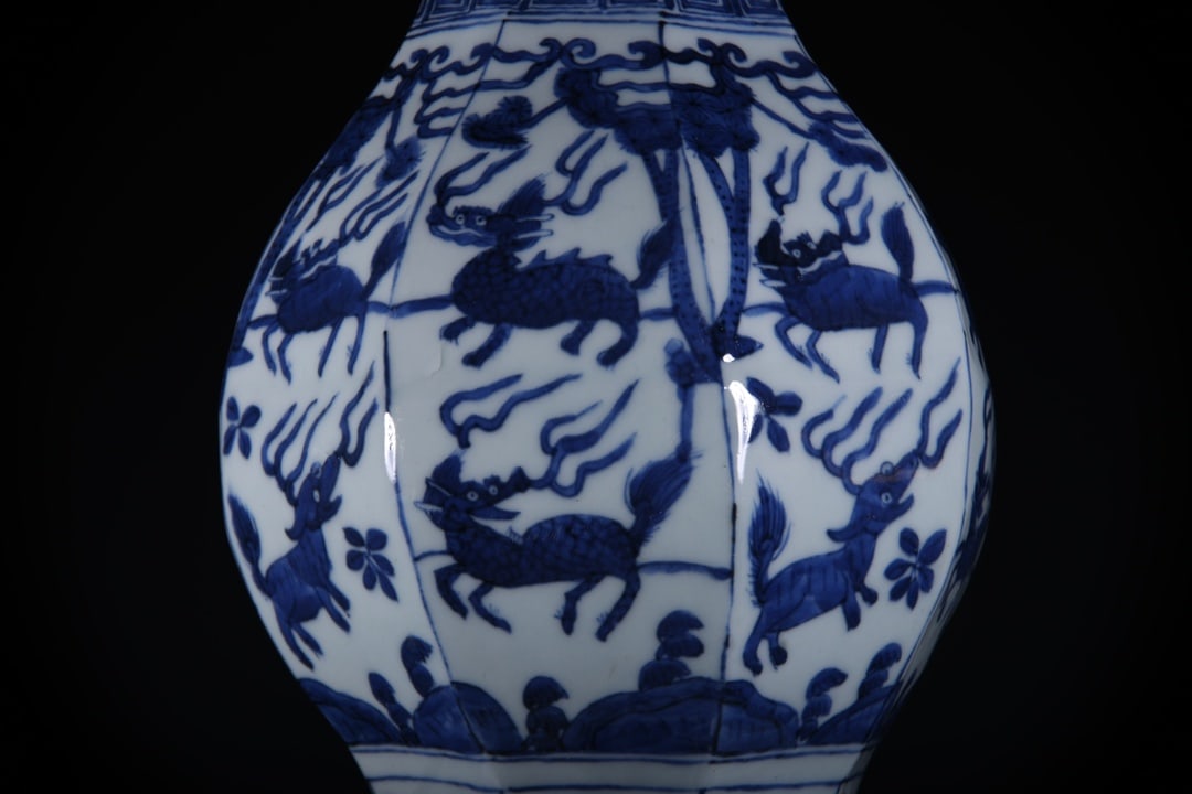 Blue and White Figures Pattern Vase - 3