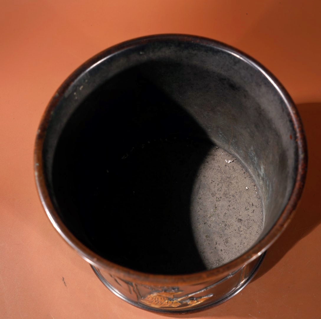 A Exquisite Gilt Bronze Landscape Pattern Brush Pot - 7