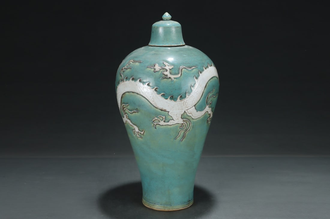 A Exquisite Green Glaze Dragon Pattern Vase - 3