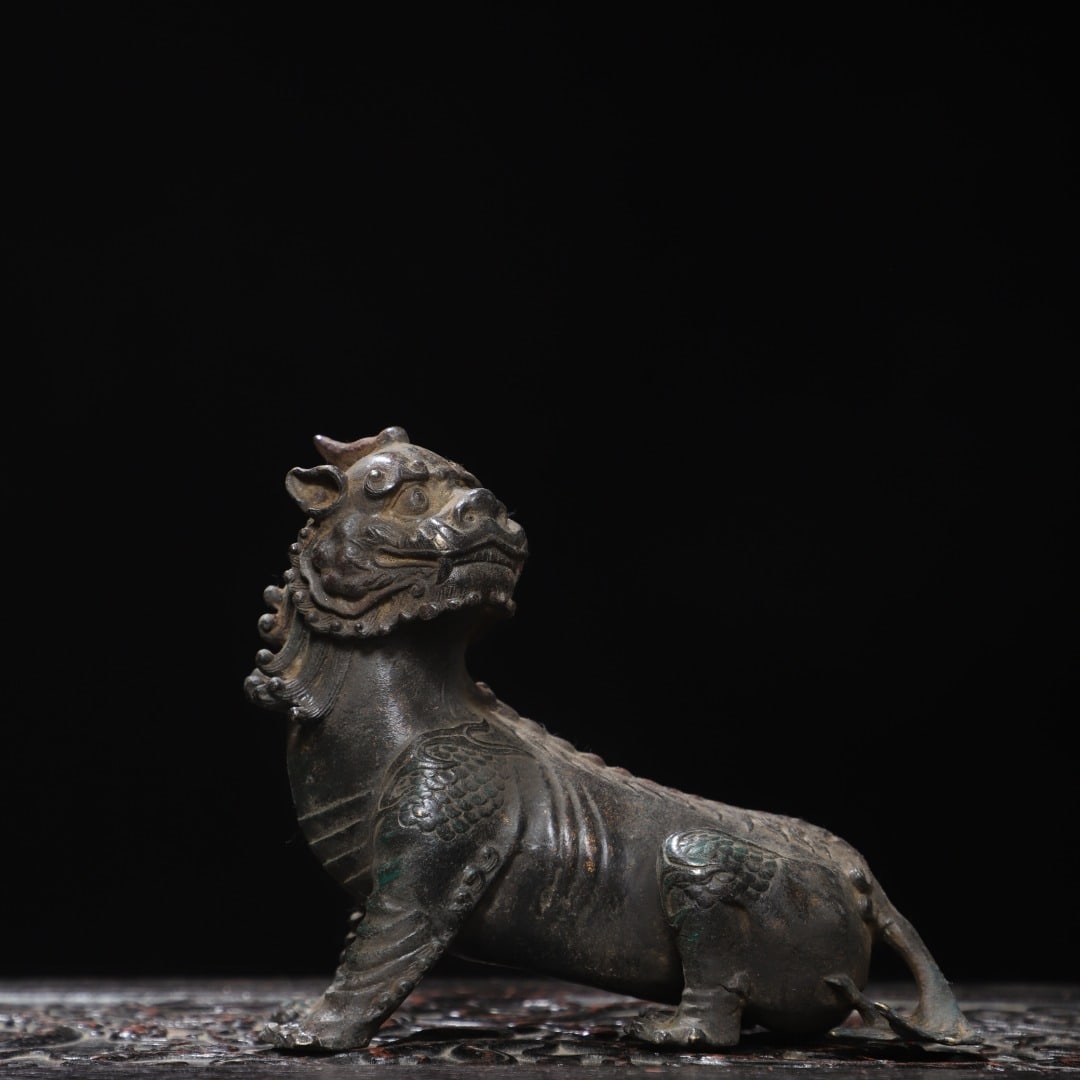 A Exquisite Gold Overlaid Bronze Auspicious Beast Ornament: A Exquisite Gold Overlaid Bronze Auspicious Beast Ornament,Qing Dynasty, China,Size:12x16x7cm,Weight:750g ???????,????