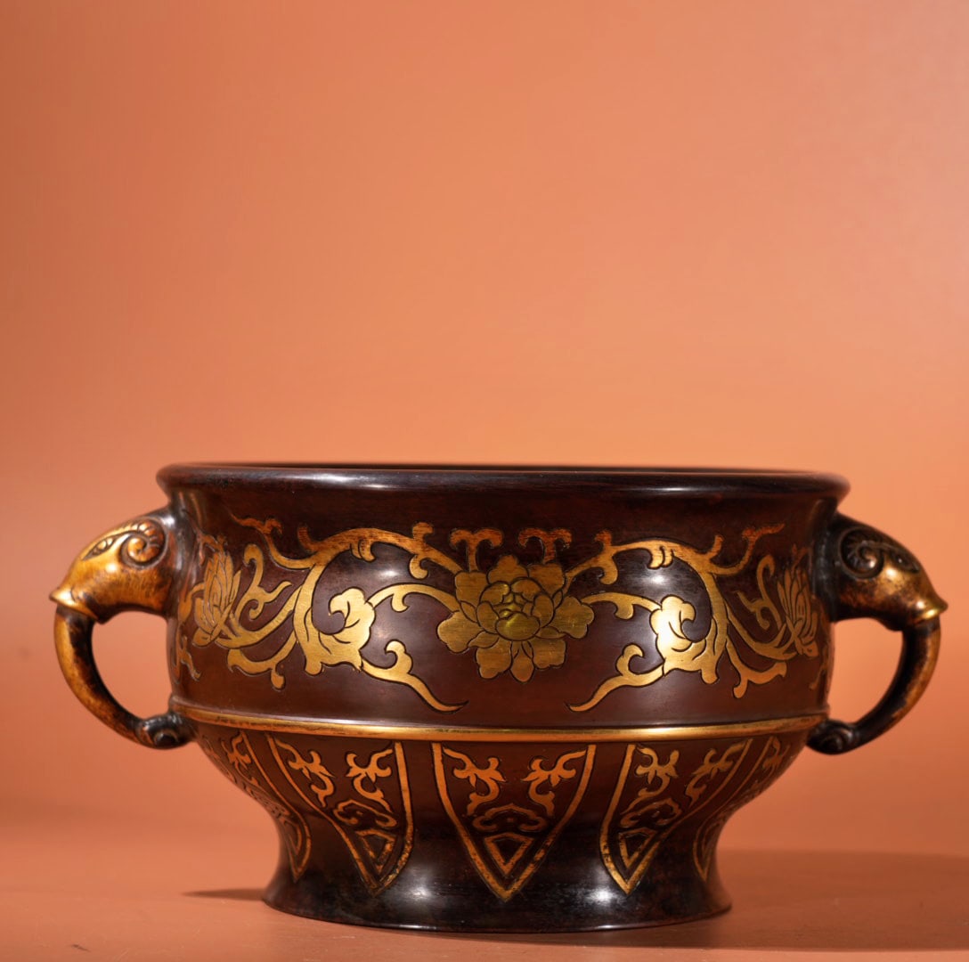 A Exquisite Gilt Bronze Interlocking Lotus Pattern Double-Ears Censer - 6