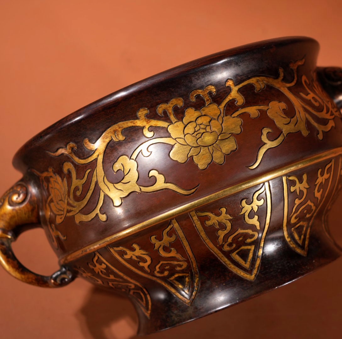 A Exquisite Gilt Bronze Interlocking Lotus Pattern Double-Ears Censer - 8