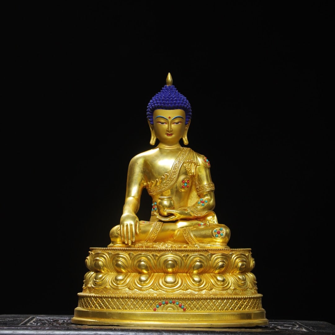 A Exquisite Gilt Bronze Painted Color Buddha Statue Ornament: A Exquisite Gilt Bronze Painted Color Buddha Statue Ornament,Ming Dynasty, China,Size:30x23x15cm,Weight:2820g ???????????,????