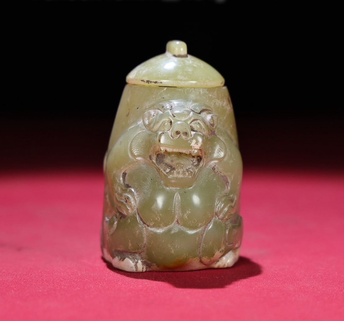 A Exquisite Hetian Jade Bear-Shaped Jar: A Exquisite Hetian Jade Bear-Shaped Jar,Han Dynasty, China,Size:7.3cmx6.5cmx4.5cm,Weight:191g ????????,????