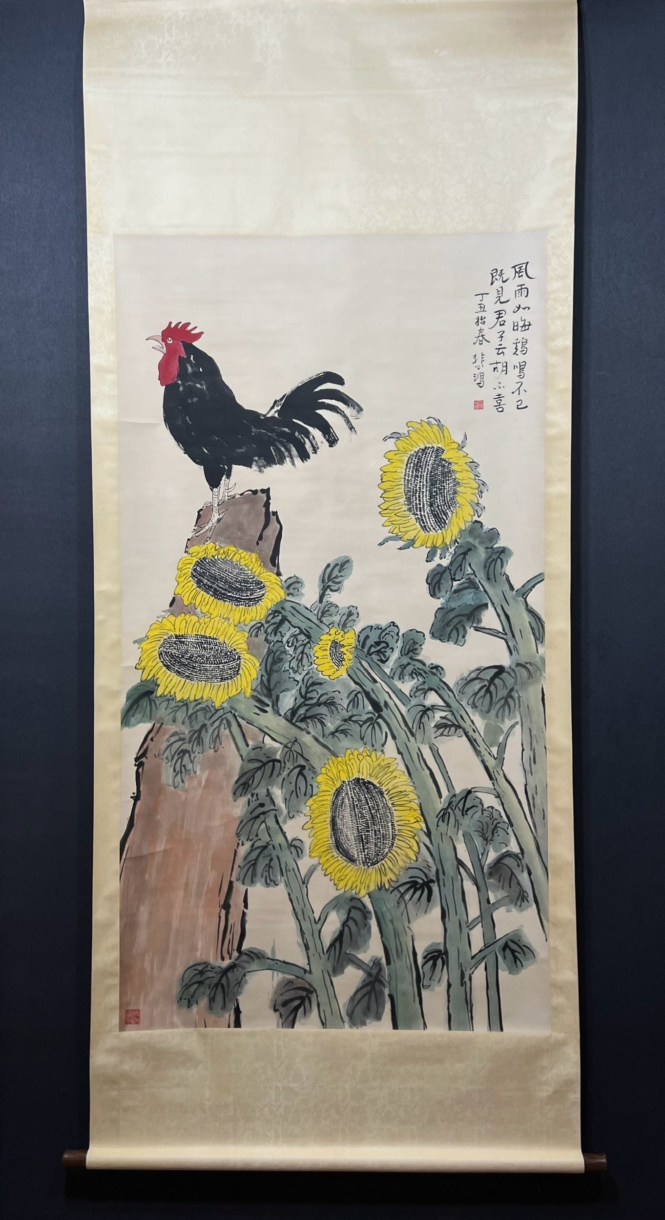 A Chinese Vertical Scroll Ink Painting of Flower and Bird on Paper: A Chinese Vertical Scroll Ink Painting of Flower and Bird on Paper,Modern Time of China,Xu Beihong,without frame size:95cmx175cm ?????????????,???,????
