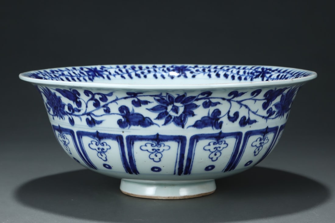 A Exquisite Blue and White Figures Pattern Bowl: A Exquisite Blue and White Figures Pattern Bowl,Yuan Dynasty, China,Size:13cmx32cm ???????,????