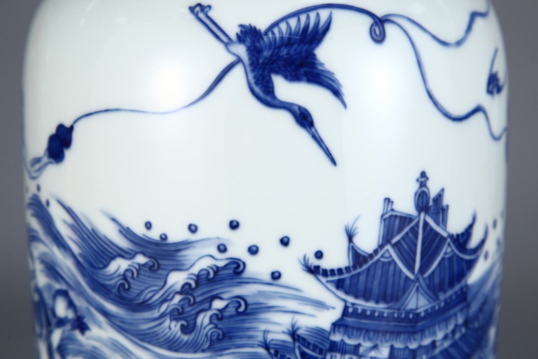 A Exquisite Blue and White Figures Pattern Vase - 5