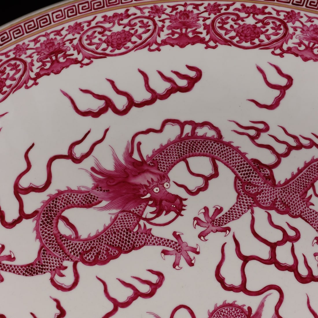 A Exquisite Famille-Rose Ruby Red Dragon Pattern Plate - 6