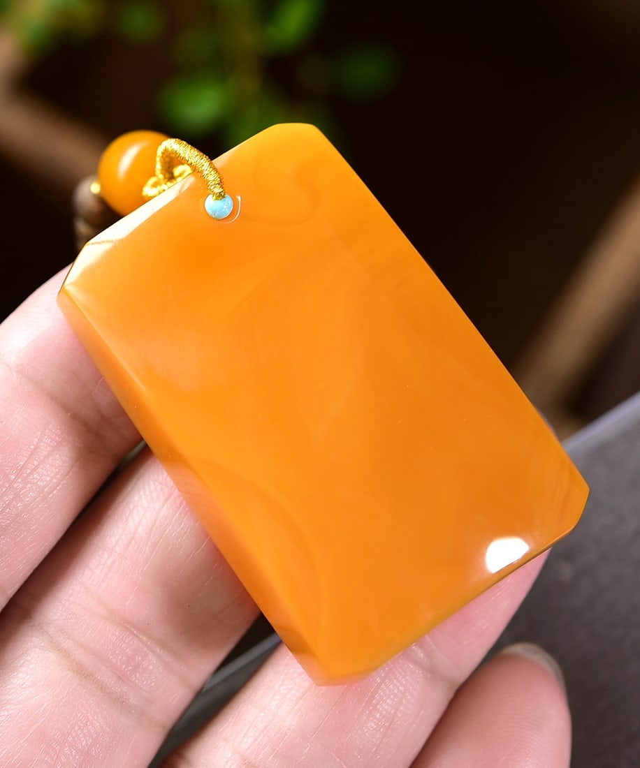 A Exquisite Amber Square Necklace - 2