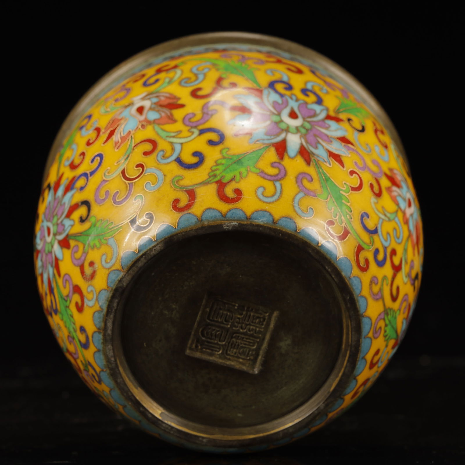 An Ecmxquisite Cloisonne Lotus Pattern Vat - 7