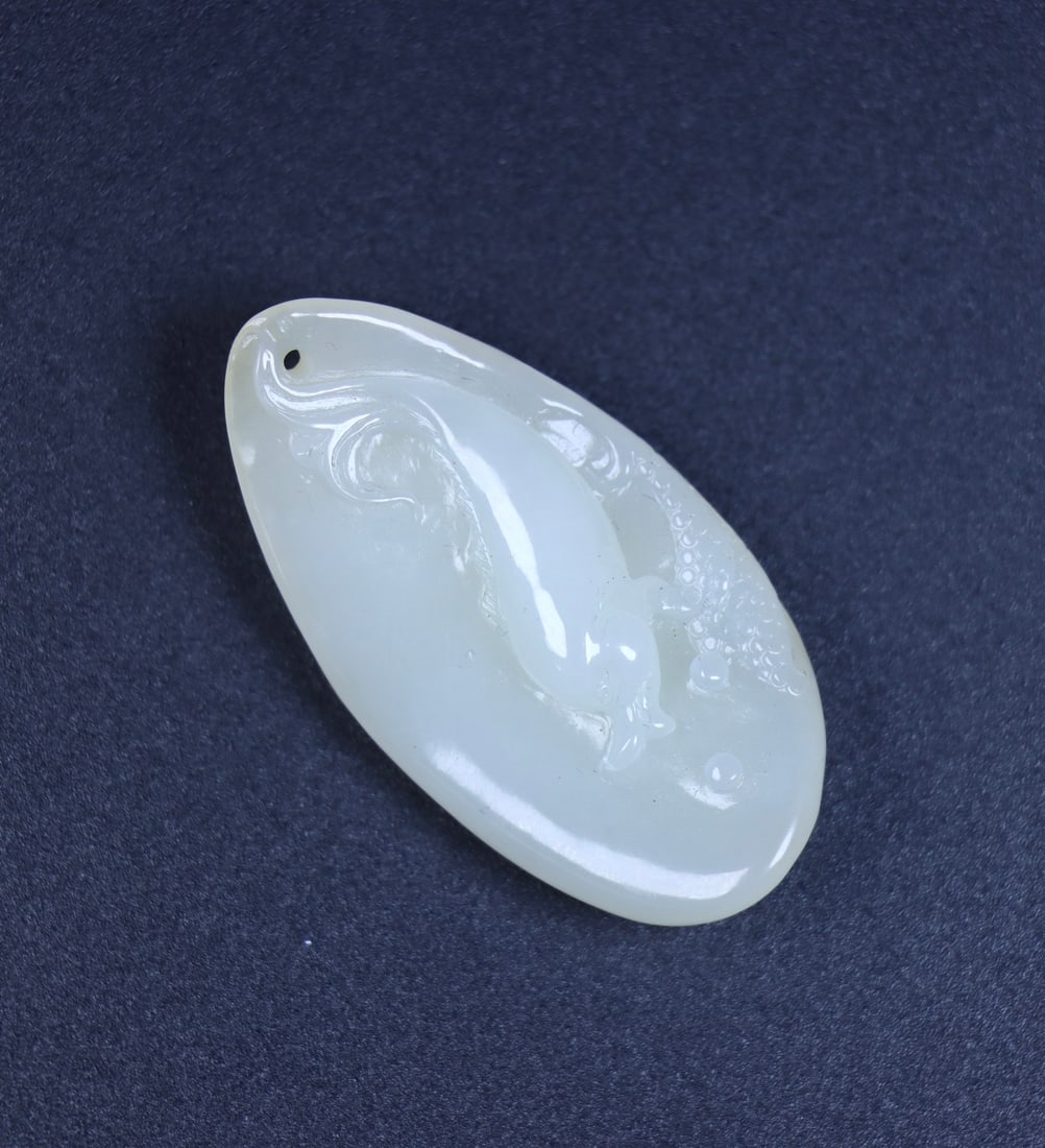 An Exquisite White Jade Fish Pattern Pendant - 2