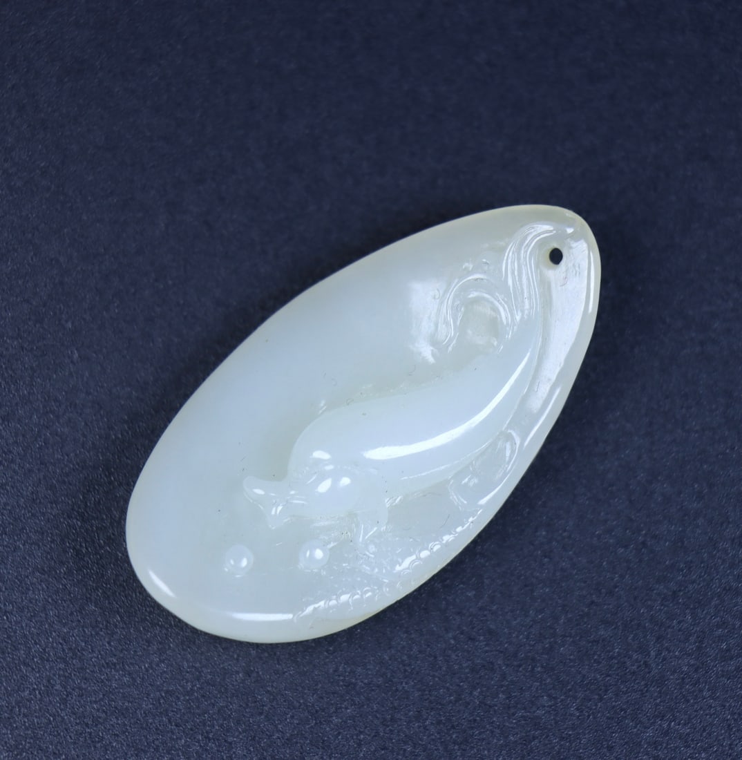 An Exquisite White Jade Fish Pattern Pendant - 3