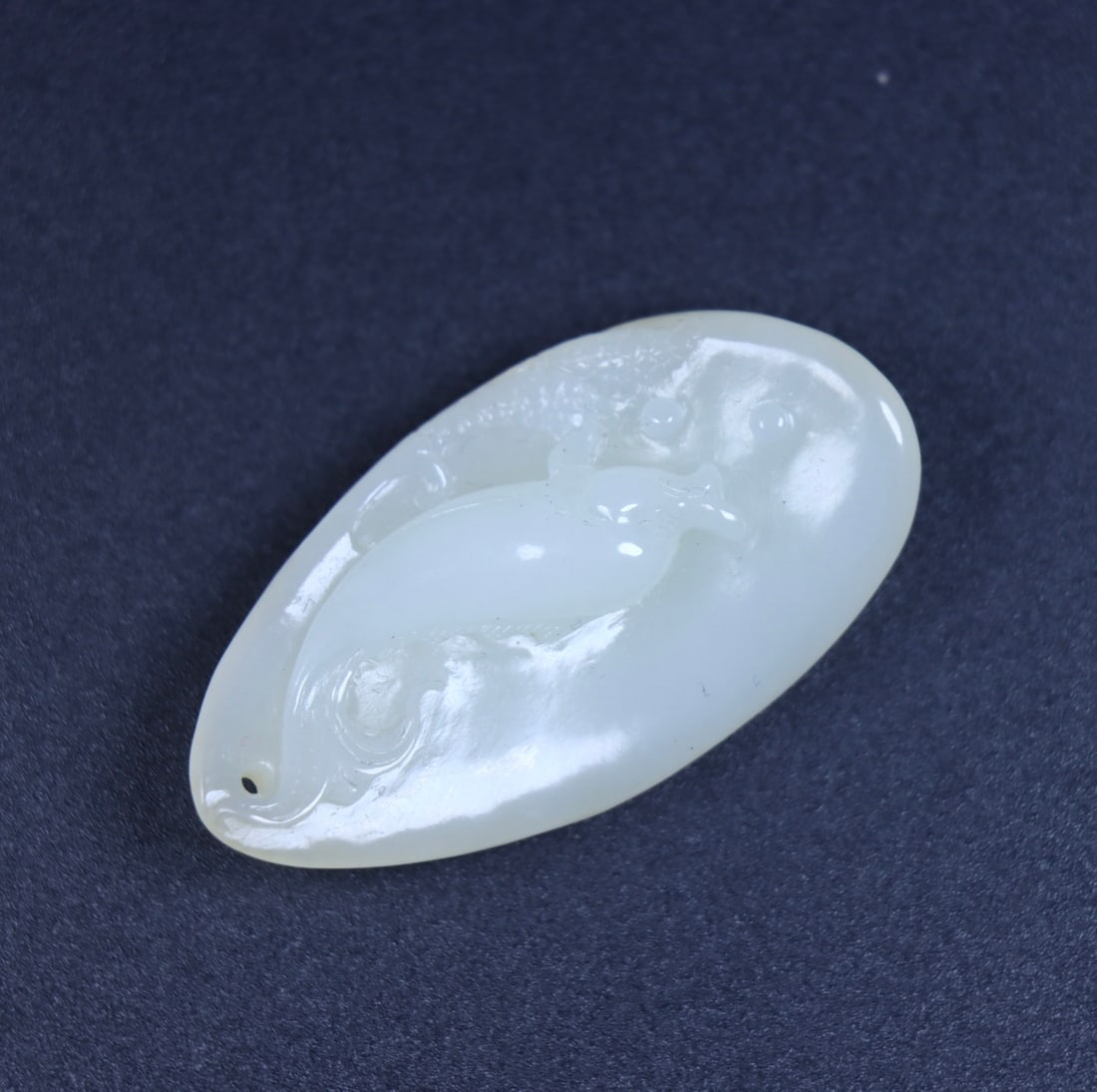An Exquisite White Jade Fish Pattern Pendant - 4