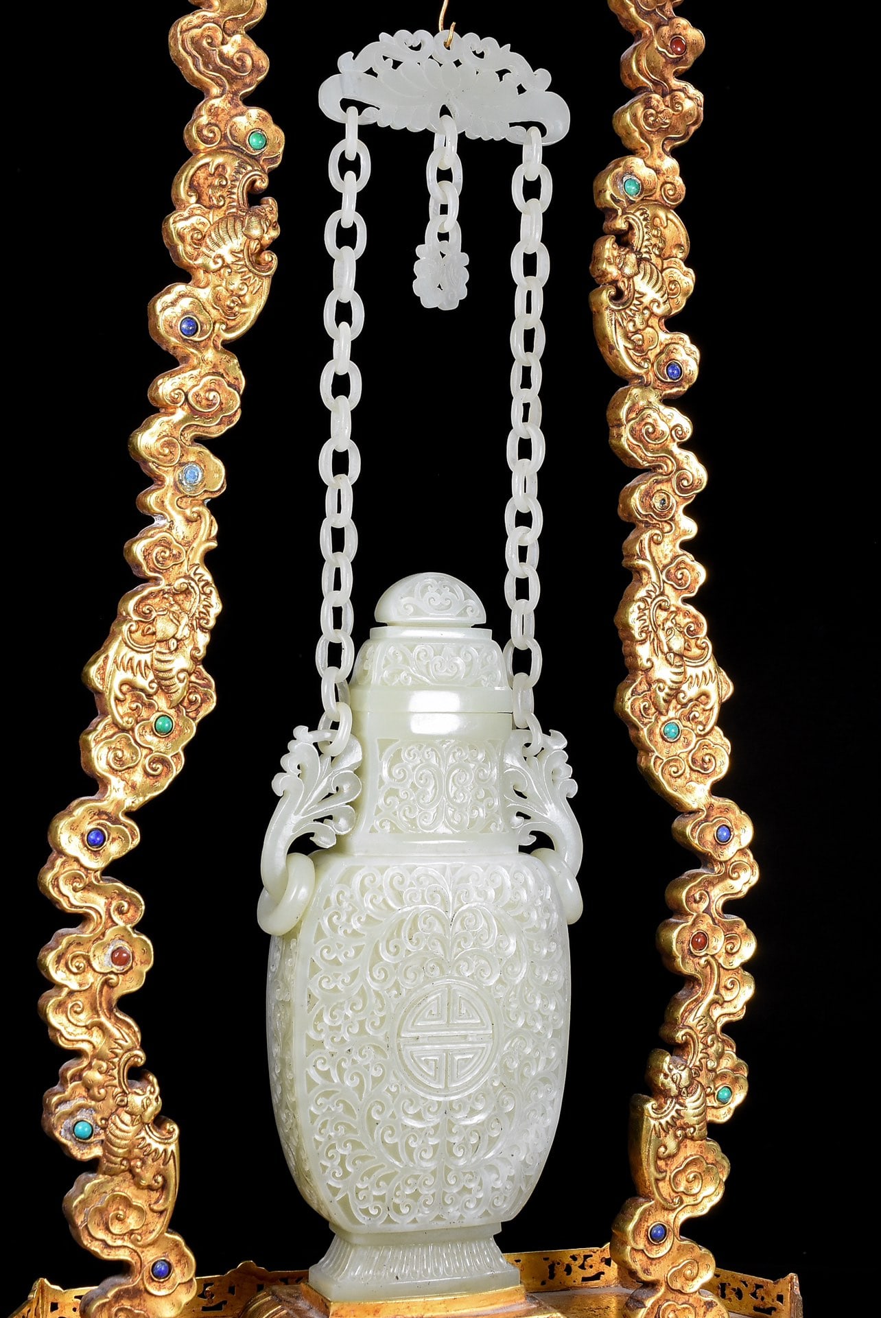 An Exquisite White Jade Shou-Character Pattern Bottle - 2