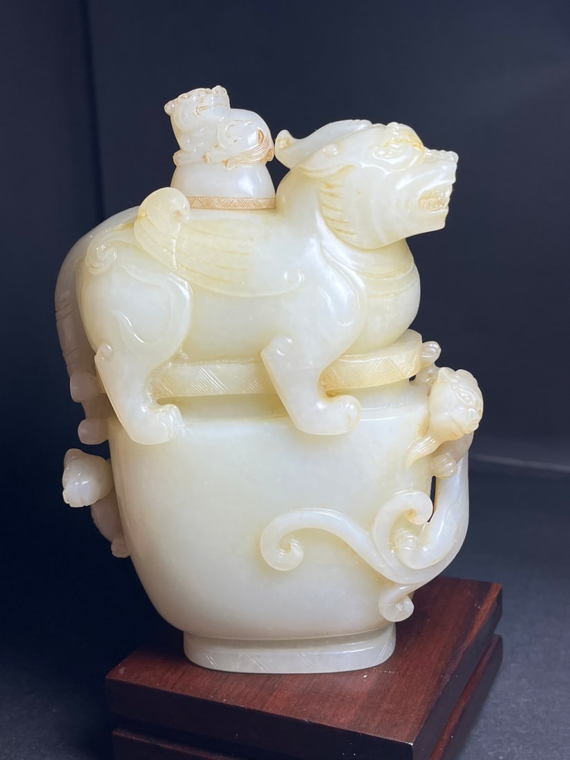 An Exquisite White Jade Auspicious Beast Pattern Ornament - 6