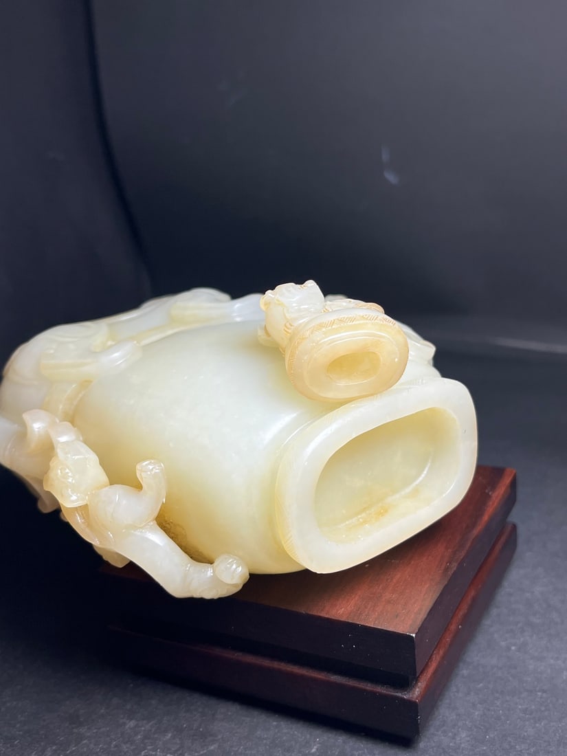 An Exquisite White Jade Auspicious Beast Pattern Ornament - 7