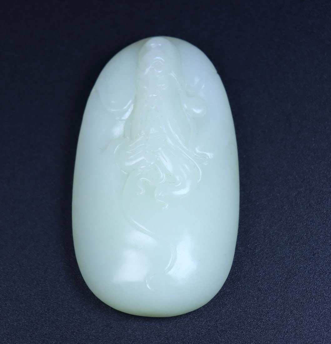 An Exquisite White Jade Figure Pattern Pendant - 2