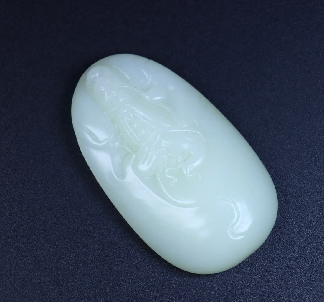 An Exquisite White Jade Figure Pattern Pendant - 4