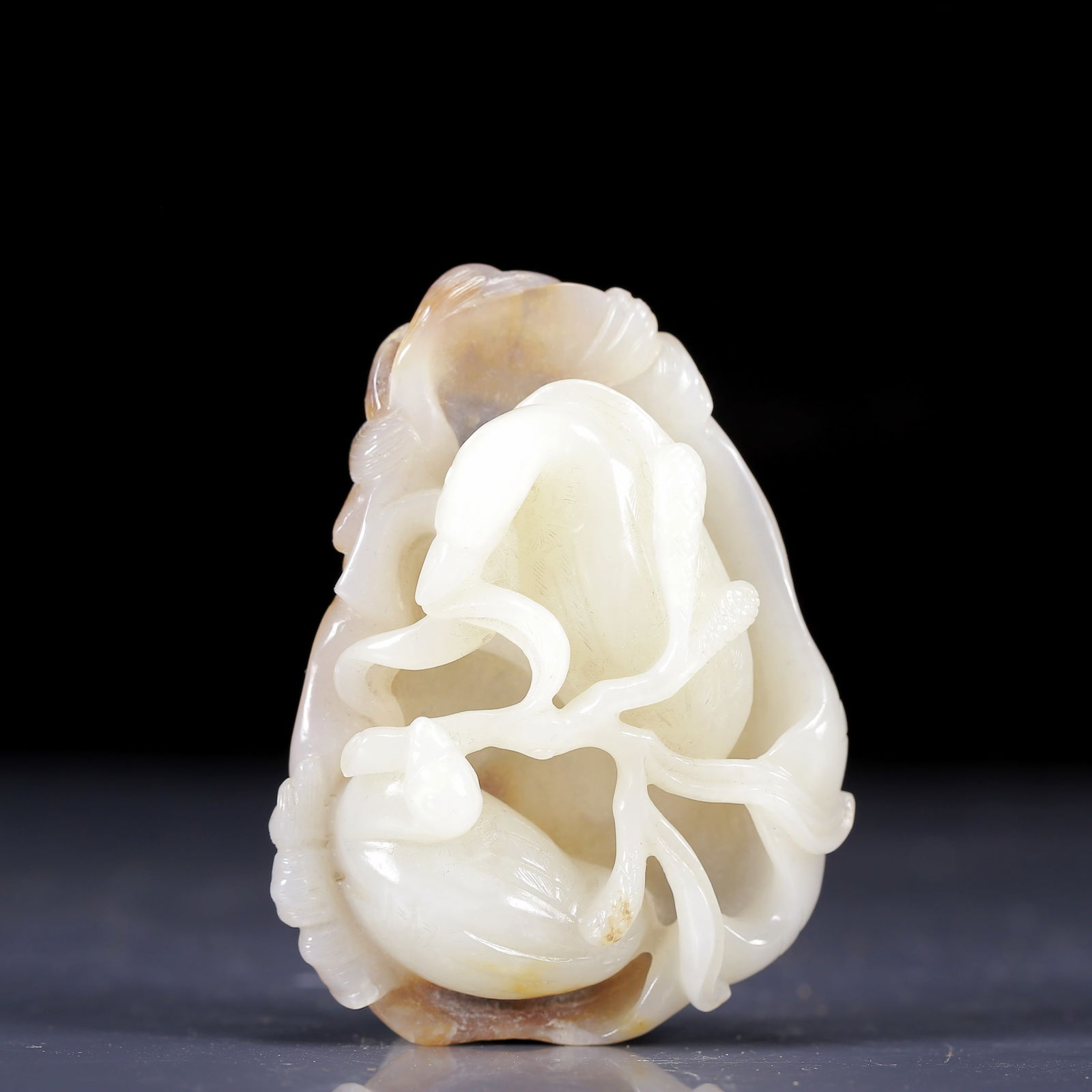 An Exquisite White Jade Duck Pattern Ornament - 2