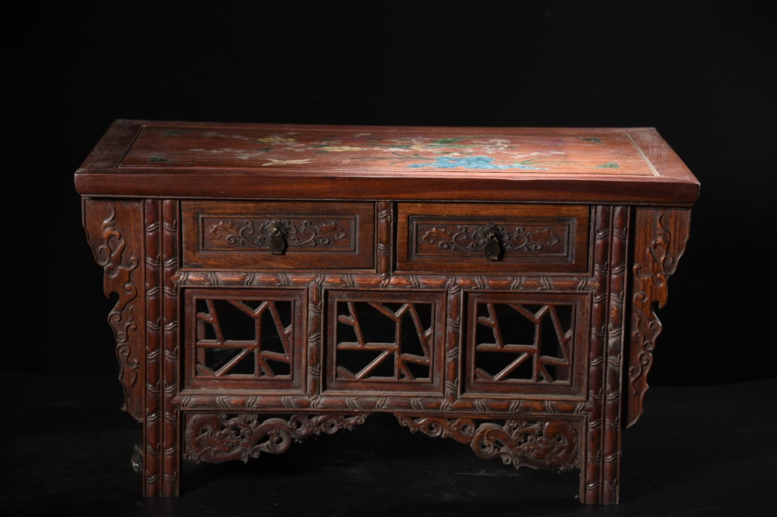 An Exquisite Huali Wood Inlaid Shell Flower and Bird Pattern Long Table: An Exquisite Huali Wood Inlaid Shell Flower and Bird Pattern Long Table,Qing Dynasty,China,Size:12.6inx22.8inx11.8in,Weight:5.6kg 花梨木嵌贝壳花鸟ಬ