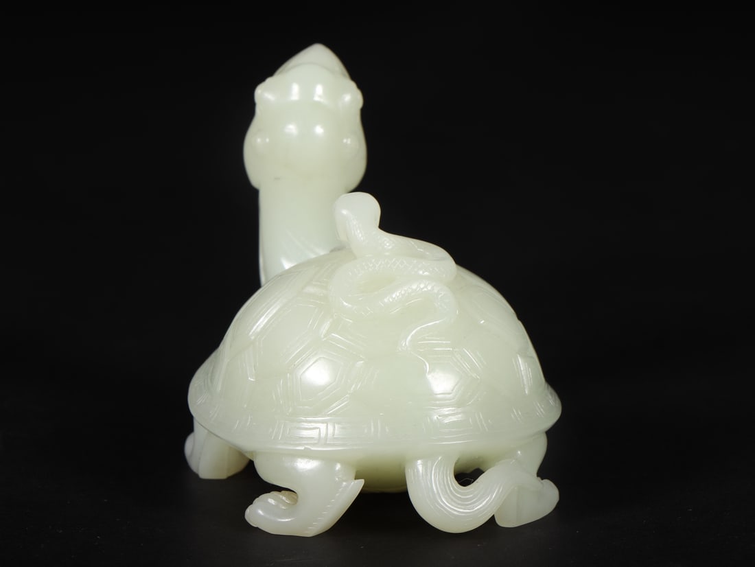 An Exquisite White Jade Turtle Ornament - 3