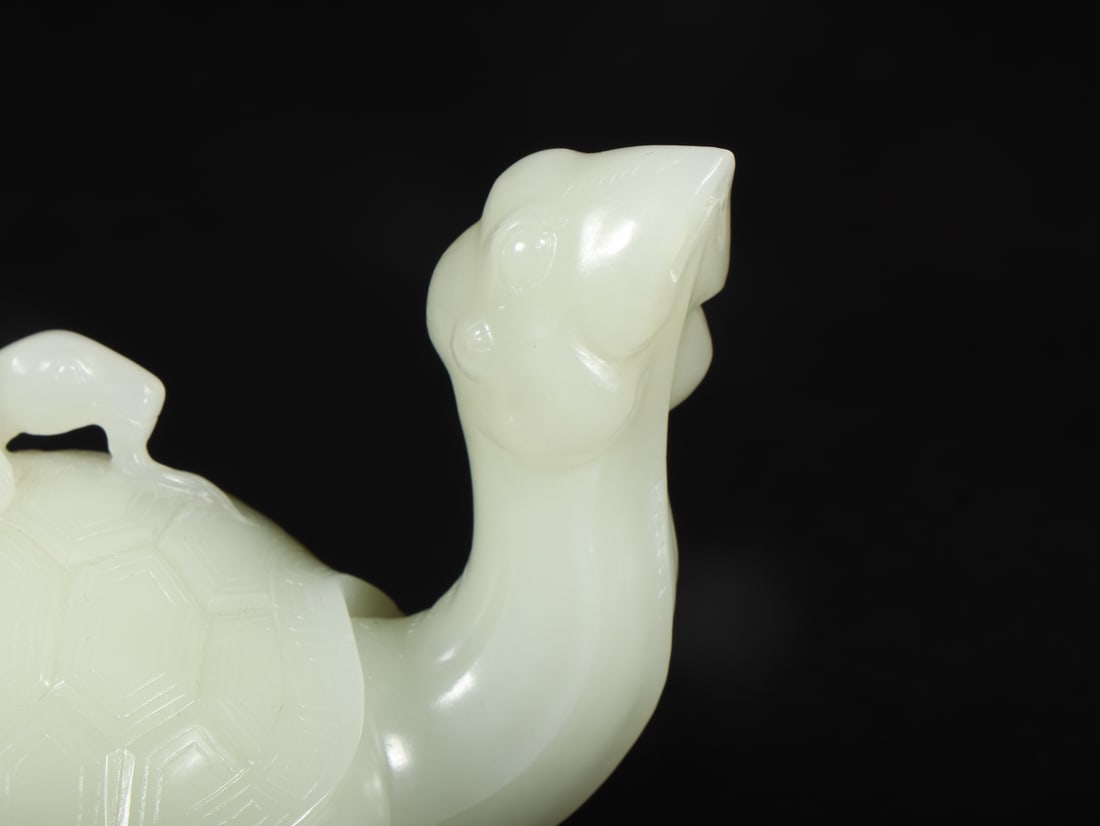 An Exquisite White Jade Turtle Ornament - 4