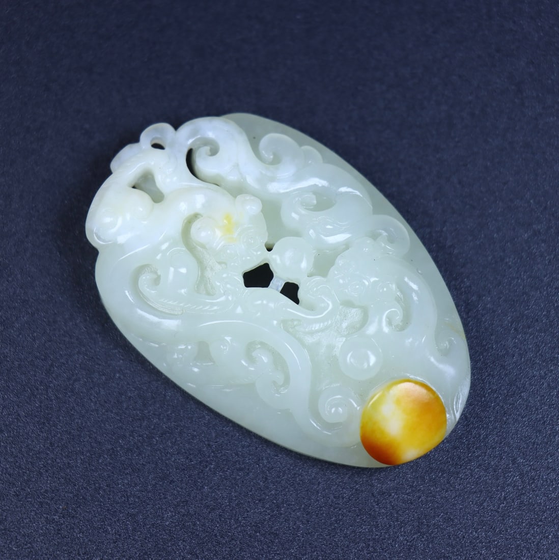 An Exquisite White Jade Chi-Dragon Pattern Pendant - 2