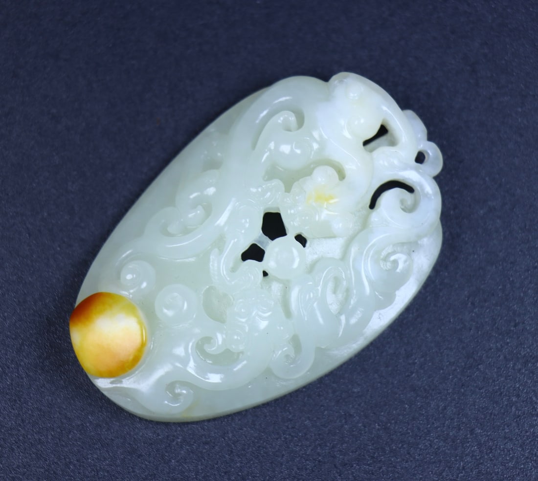 An Exquisite White Jade Chi-Dragon Pattern Pendant - 3