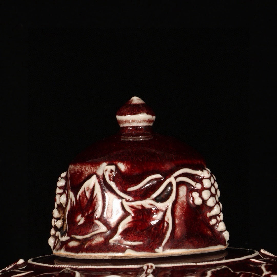 An Exquisite Ji Red Glazed Dragon Pattern Bottle - 2