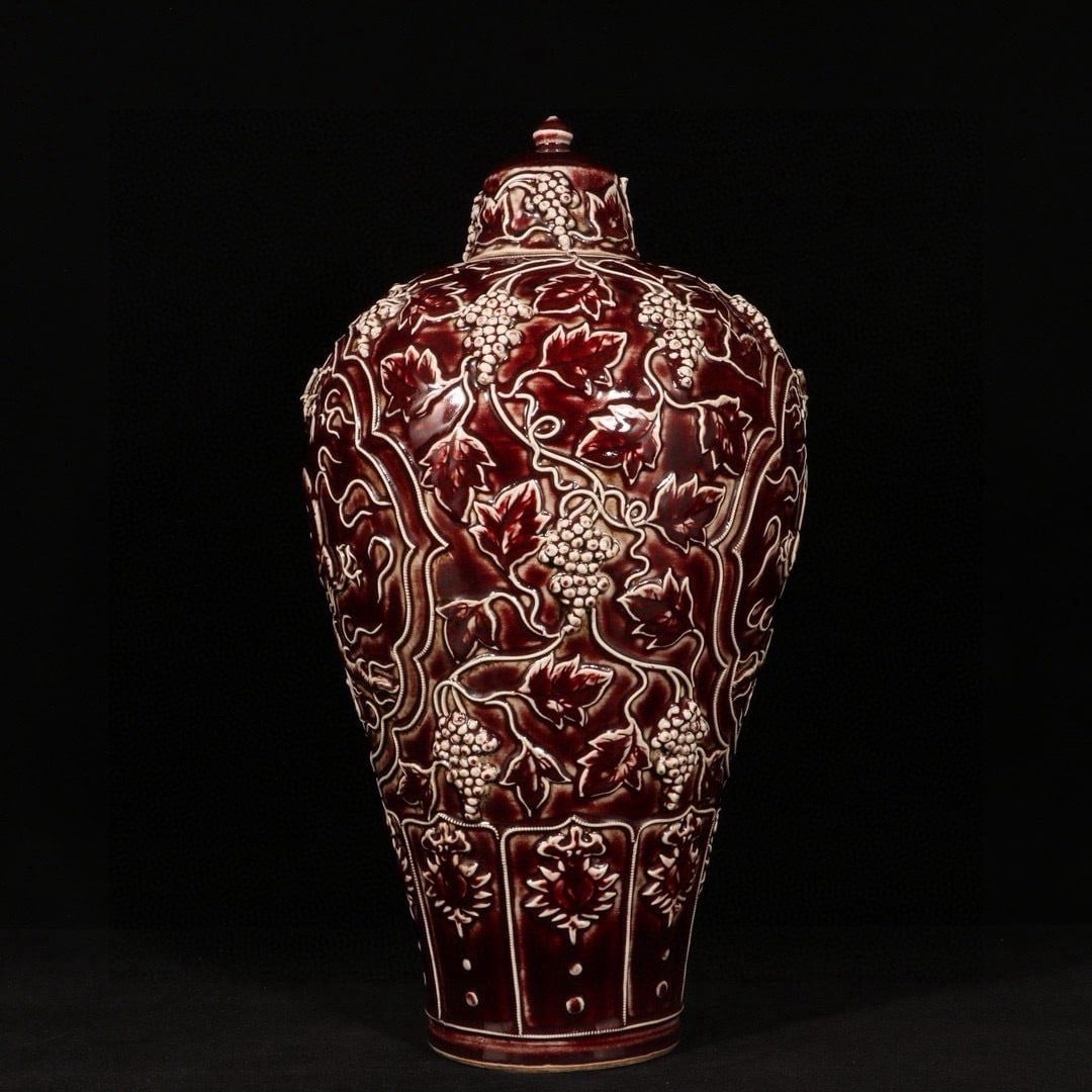 An Exquisite Ji Red Glazed Dragon Pattern Bottle - 7