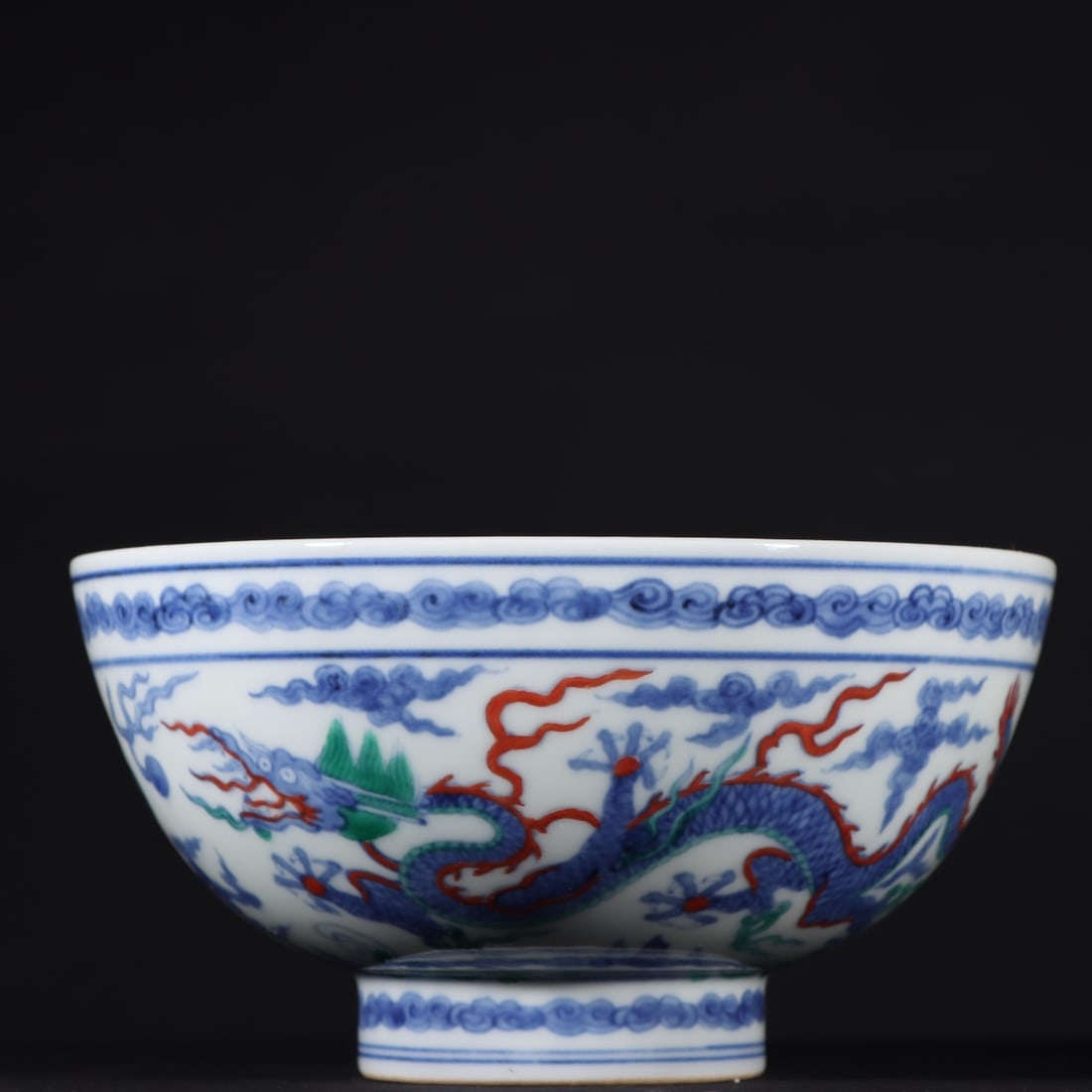 An Exquisite Wucai Auspicious Cloud and Dragon Pattern Bowl (1 of 9)