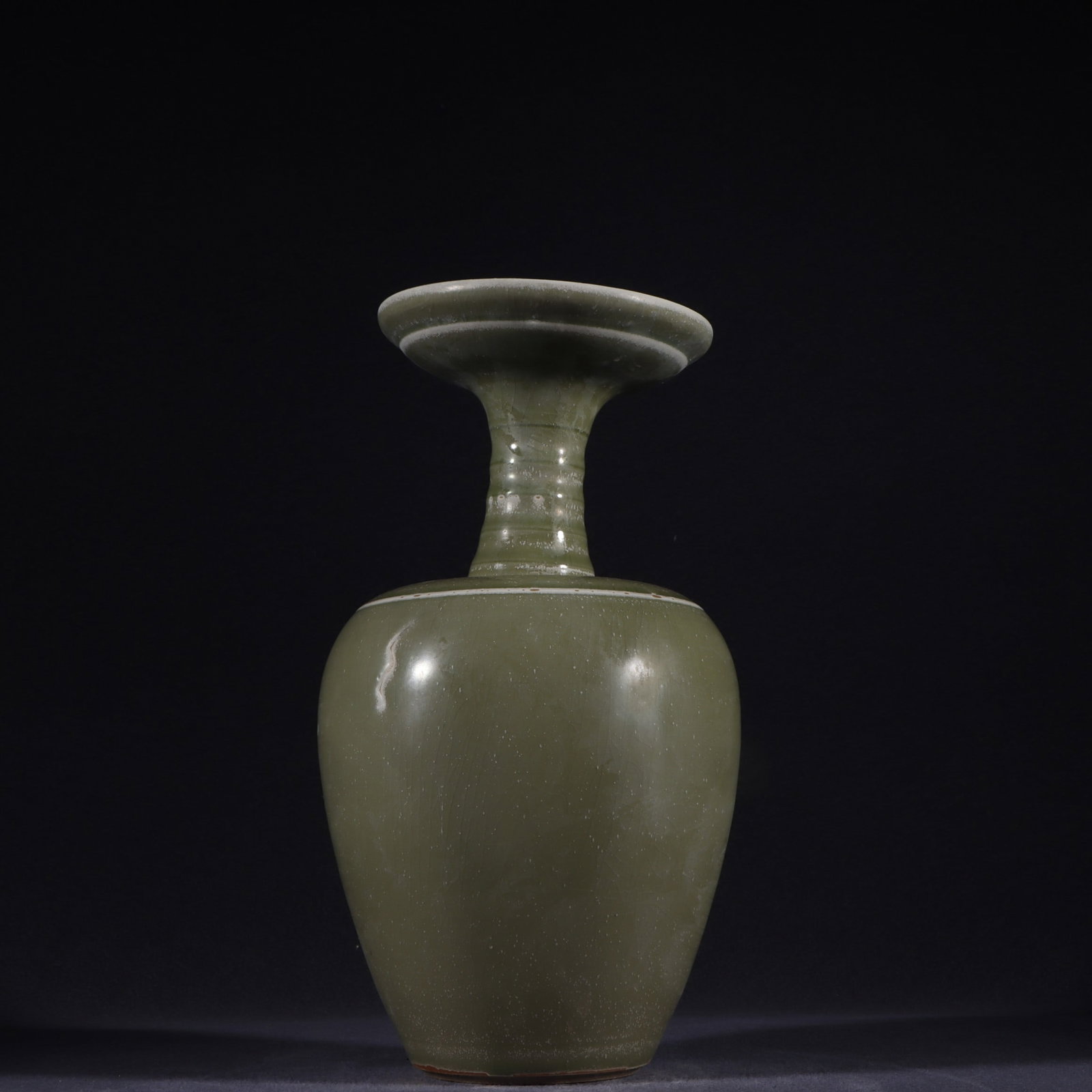 An Exquisite Yue yao Vase (1 of 9)