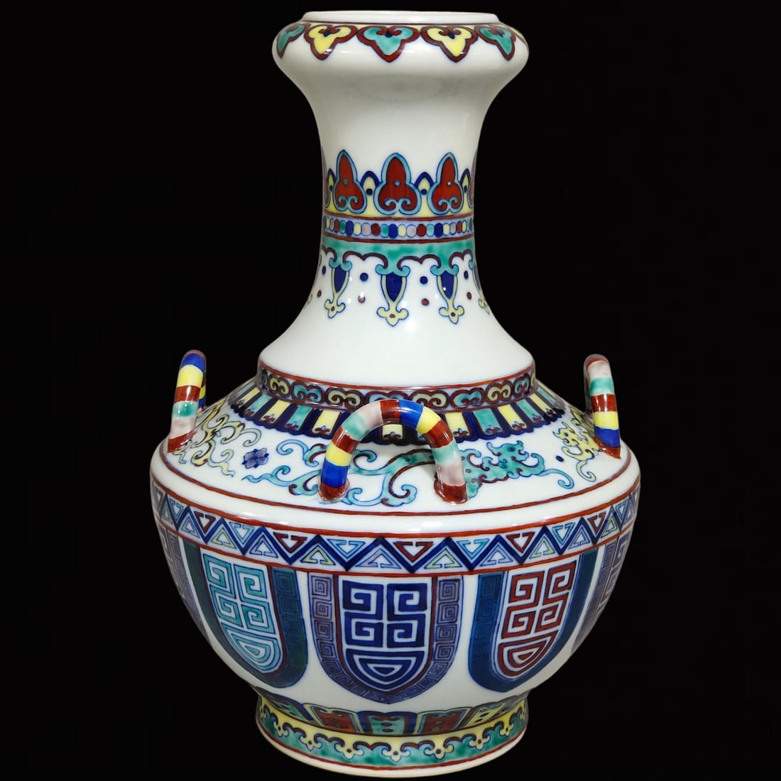 An Exquisite Doucai Chi-Dragon Pattern Vase - 2