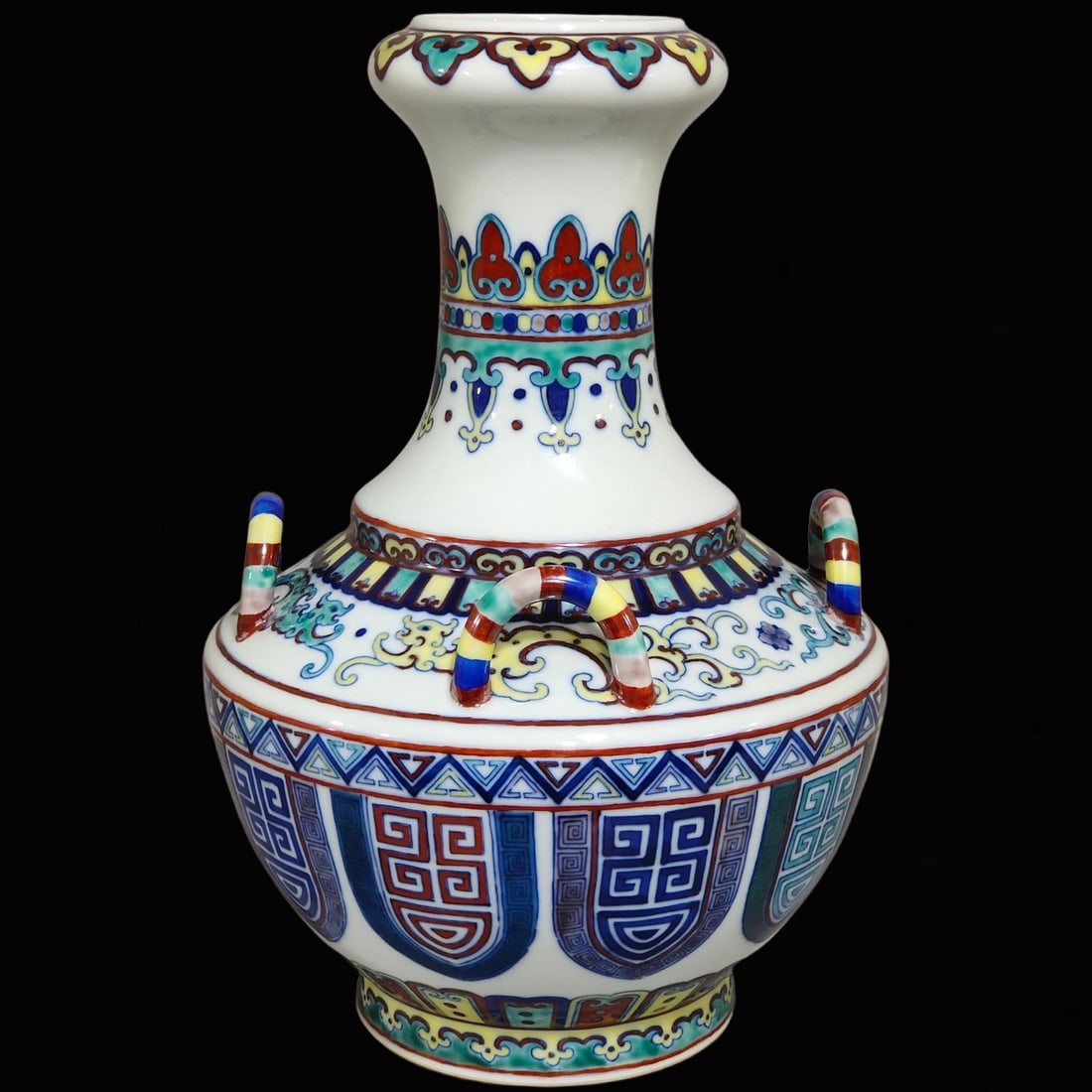 An Exquisite Doucai Chi-Dragon Pattern Vase - 4