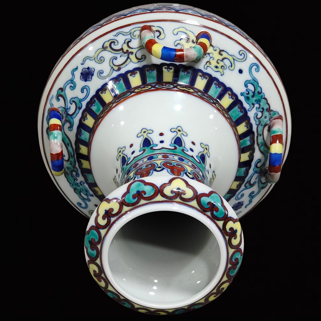 An Exquisite Doucai Chi-Dragon Pattern Vase - 7