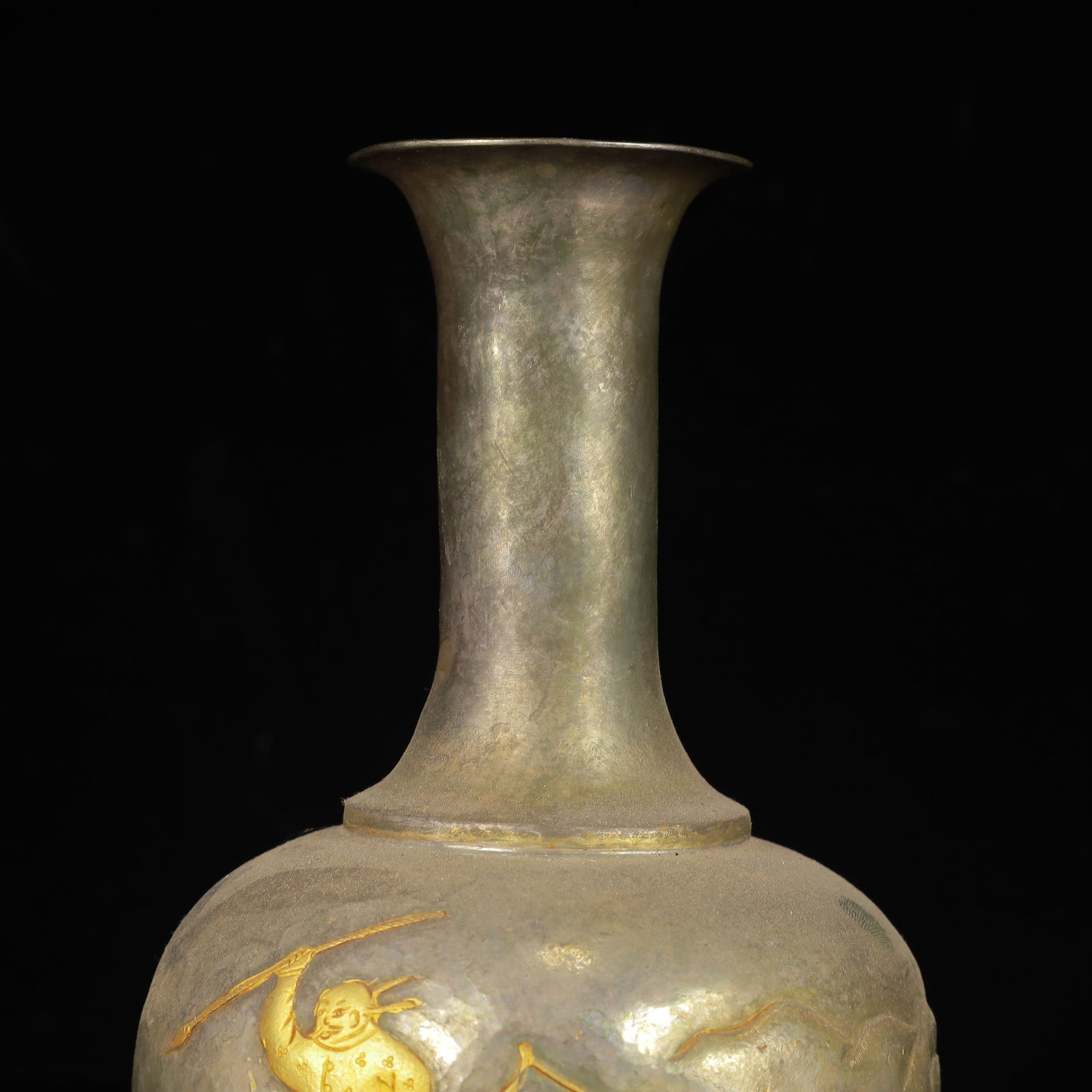An Exquisite Gilt Silver Figure Pattern Vase - 2
