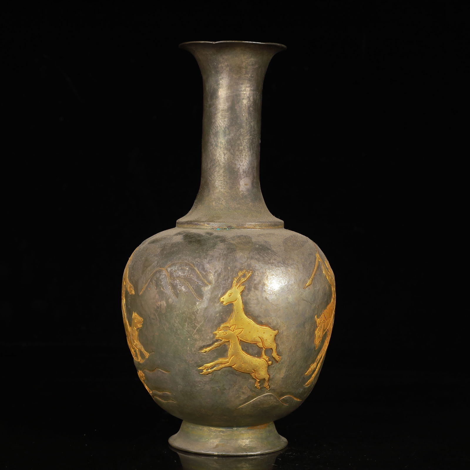 An Exquisite Gilt Silver Figure Pattern Vase - 7