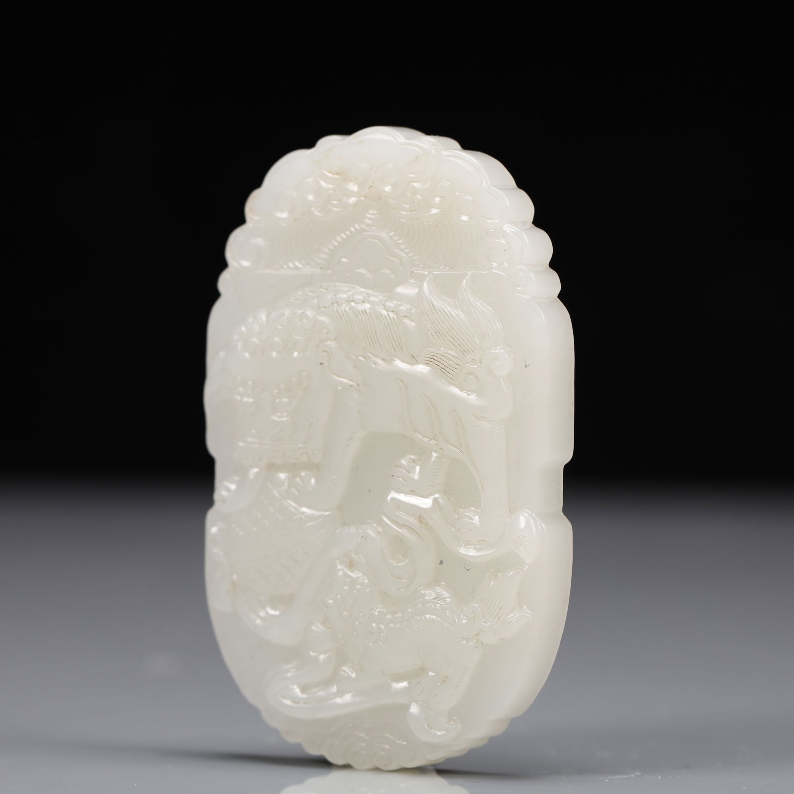 An Exquisite White Jade Lion Pattern Pendant - 2