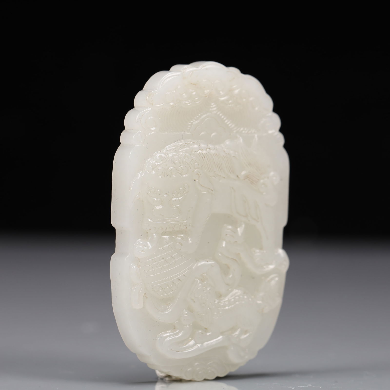An Exquisite White Jade Lion Pattern Pendant - 3