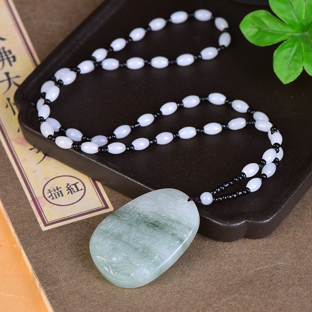 An Exquisite Jadeite Dragon Pattern Pendant - 3