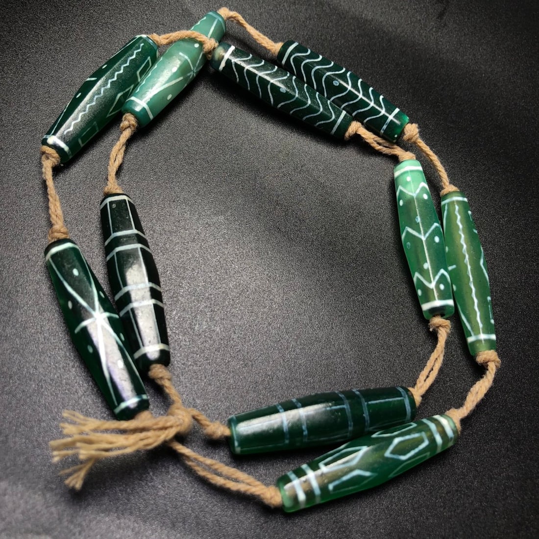 A Precious Dzi Bead Necklace - 4