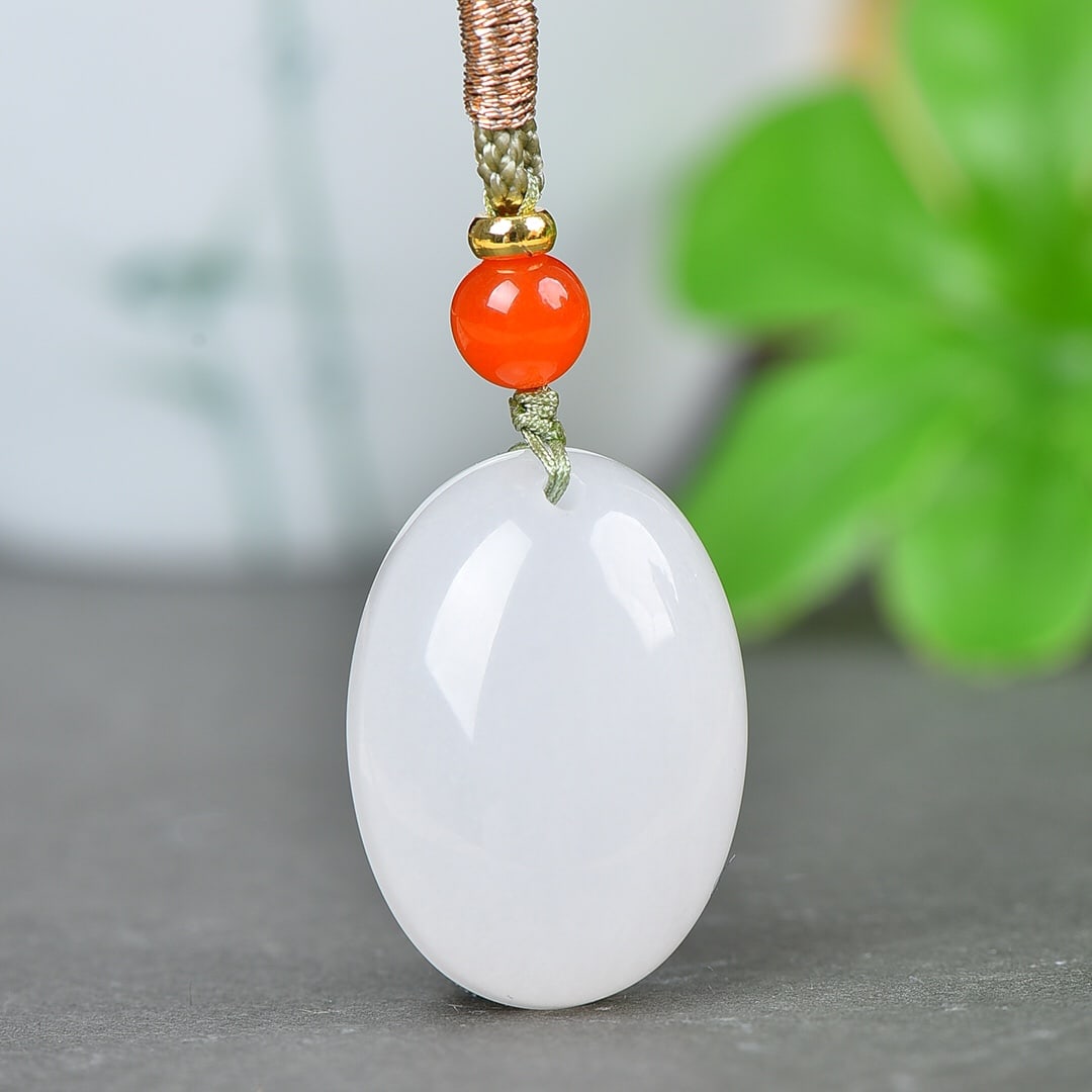 An Exquisite Jadeite Pendant - 2