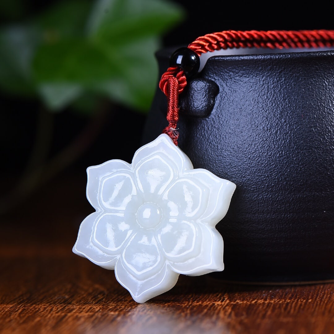 An Exquisite White Jade Pendant - 2