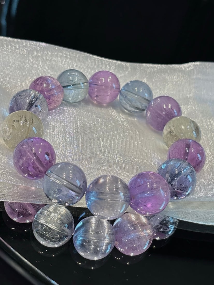 An Exquisite Crystal Bracelets - 4