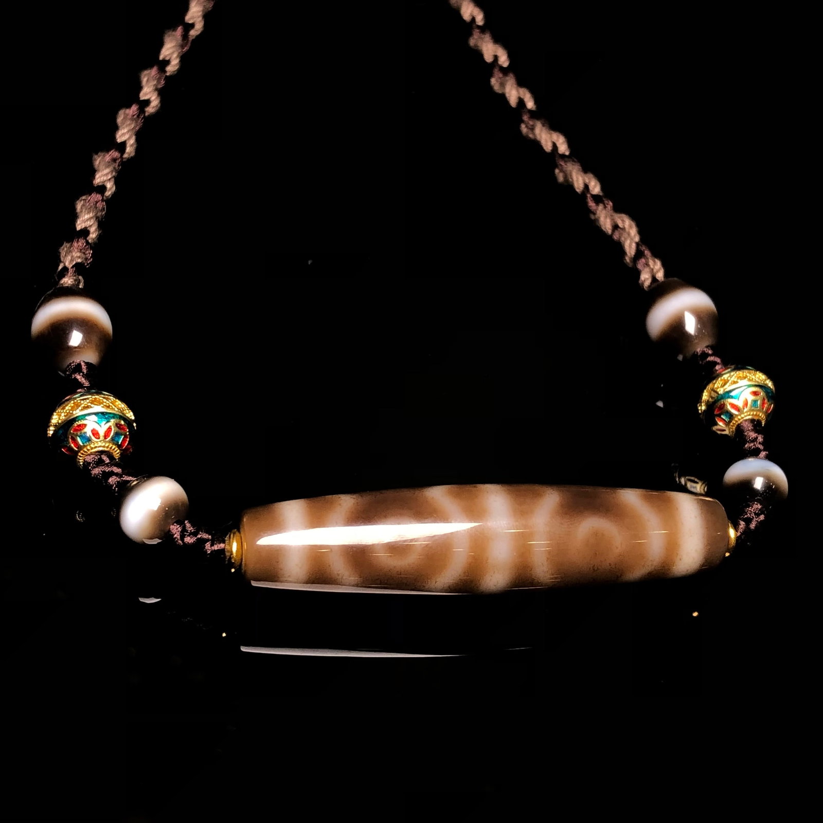 A Precious Dzi Bead Necklace - 8