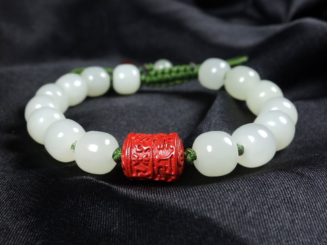 An Exquisite White Jade Bracelets - 2