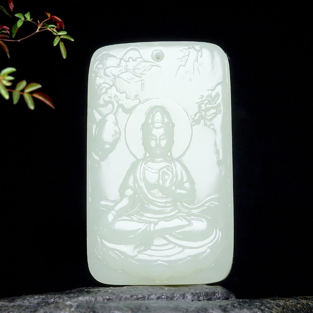 An Exquisite White Jade Statue of Avalokitesvara Pendant: An Exquisite White Jade Statue of Avalokitesvara Pendant,Size:2inx1.2inx0.4in 白玉观音像挂件