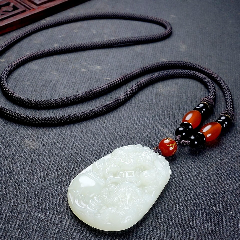 An Exquisite White Jade Golden Toad Pattern Pendant - 6