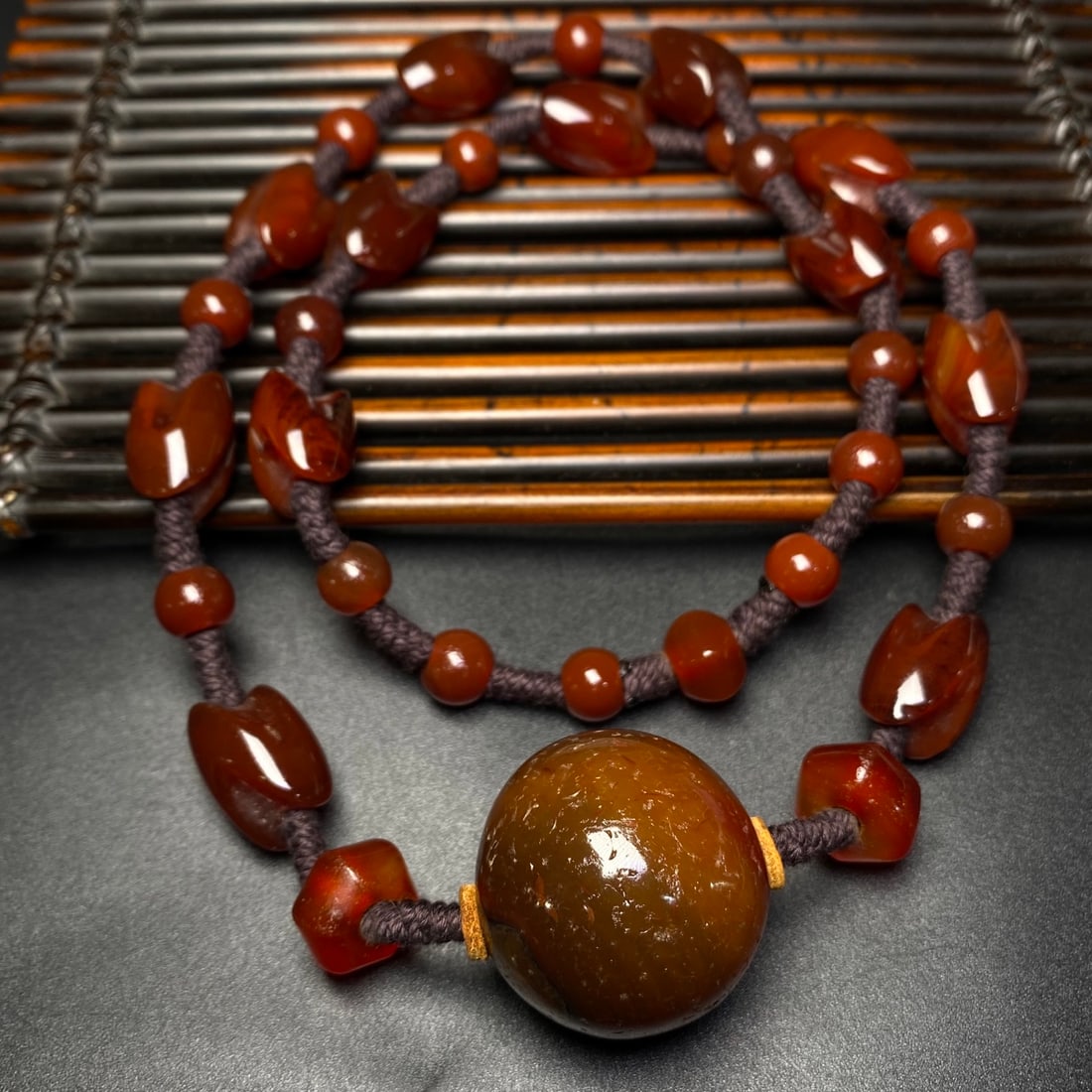 A Precious Agate Necklace - 3